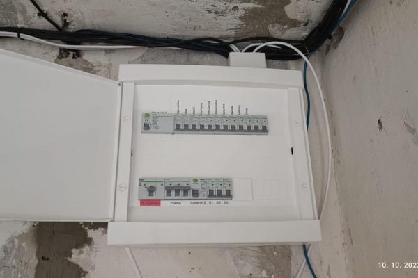 Referencie Involt - Kompletná výmena elektrických rozvodov, natiahnutie novej kabeláže, zapojenie rozvodnej skrine.