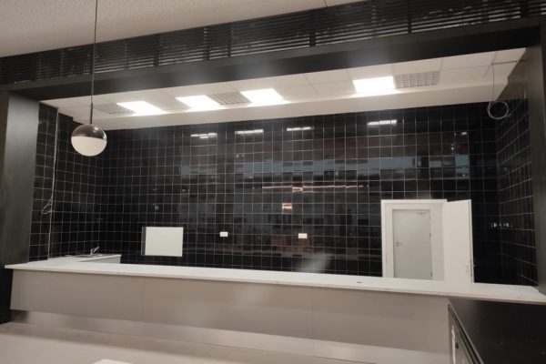 Referencie Involt - Zhotovenie kompletnej elektroinštalácie v gastroprevádzke, natiahnutie bezhalogénových káblov, zapojenie rozvádzača, zásuviek, vypínačov a LED svietidiel.